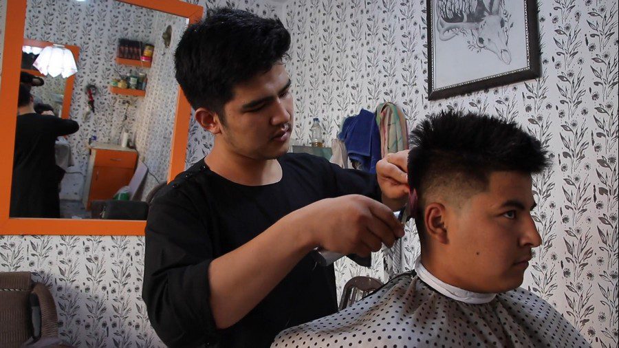 AFGHANOTES #6 In a Barbershop in Kabul: “People are Letting their Beards Grow”